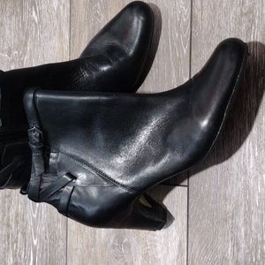 Sam Edelman black leather zip ankle boots. Mint condition. Size 10